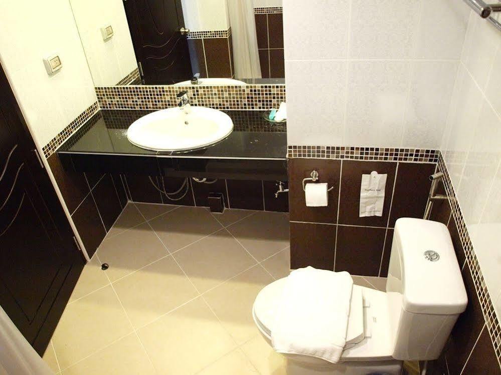 V Residence Pattaya Extérieur photo