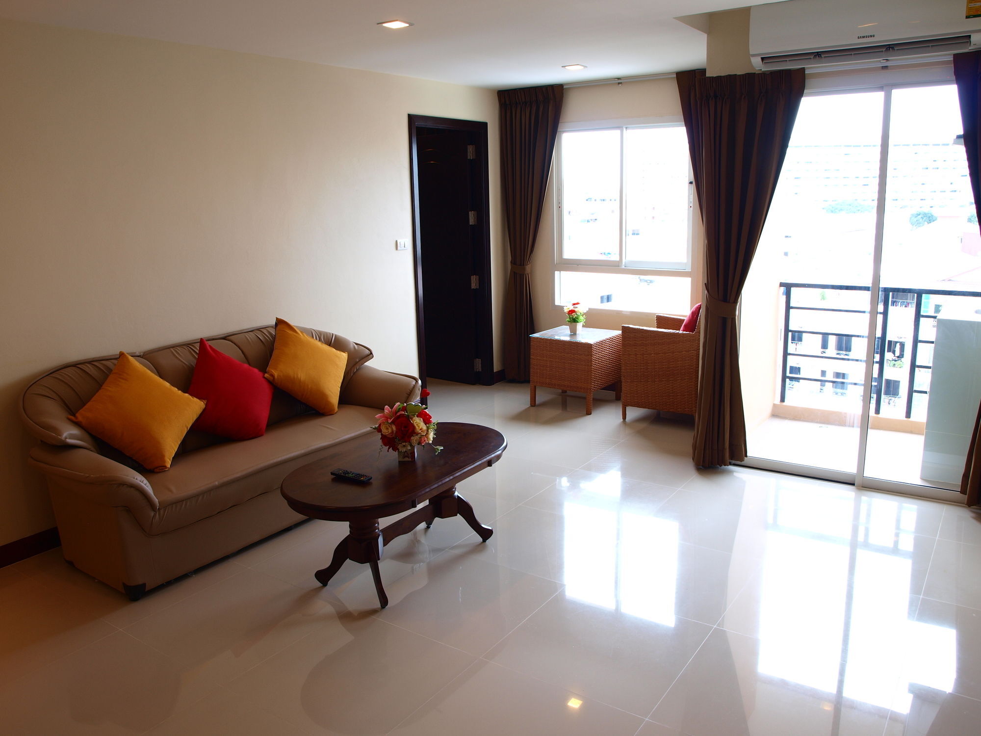 V Residence Pattaya Extérieur photo